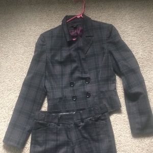 Express capri length suit